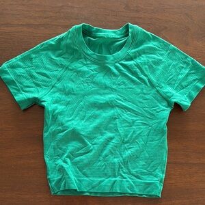 Lulu Lemon Swiftly Tech Cropped Short Sleeve green workout top size 0. NWOT.